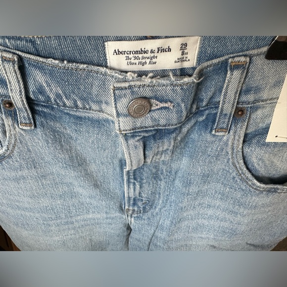 NWT Abercrombie & Fitch, 90’s Straight Ultra High Rise Jeans, Size 8, 29W XS. - Picture 6 of 9